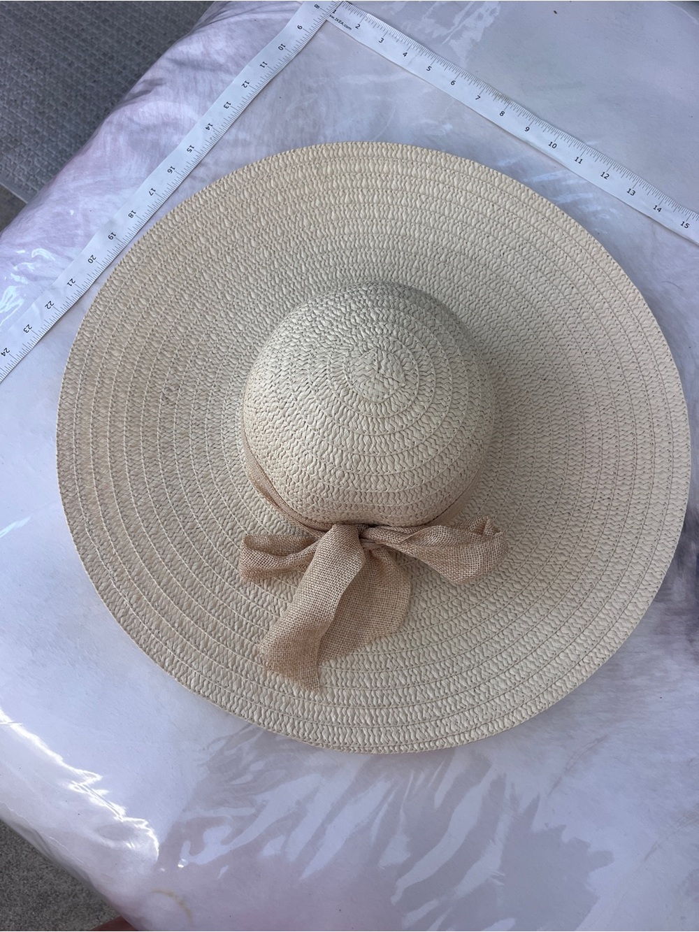 Wide brim foldable hat